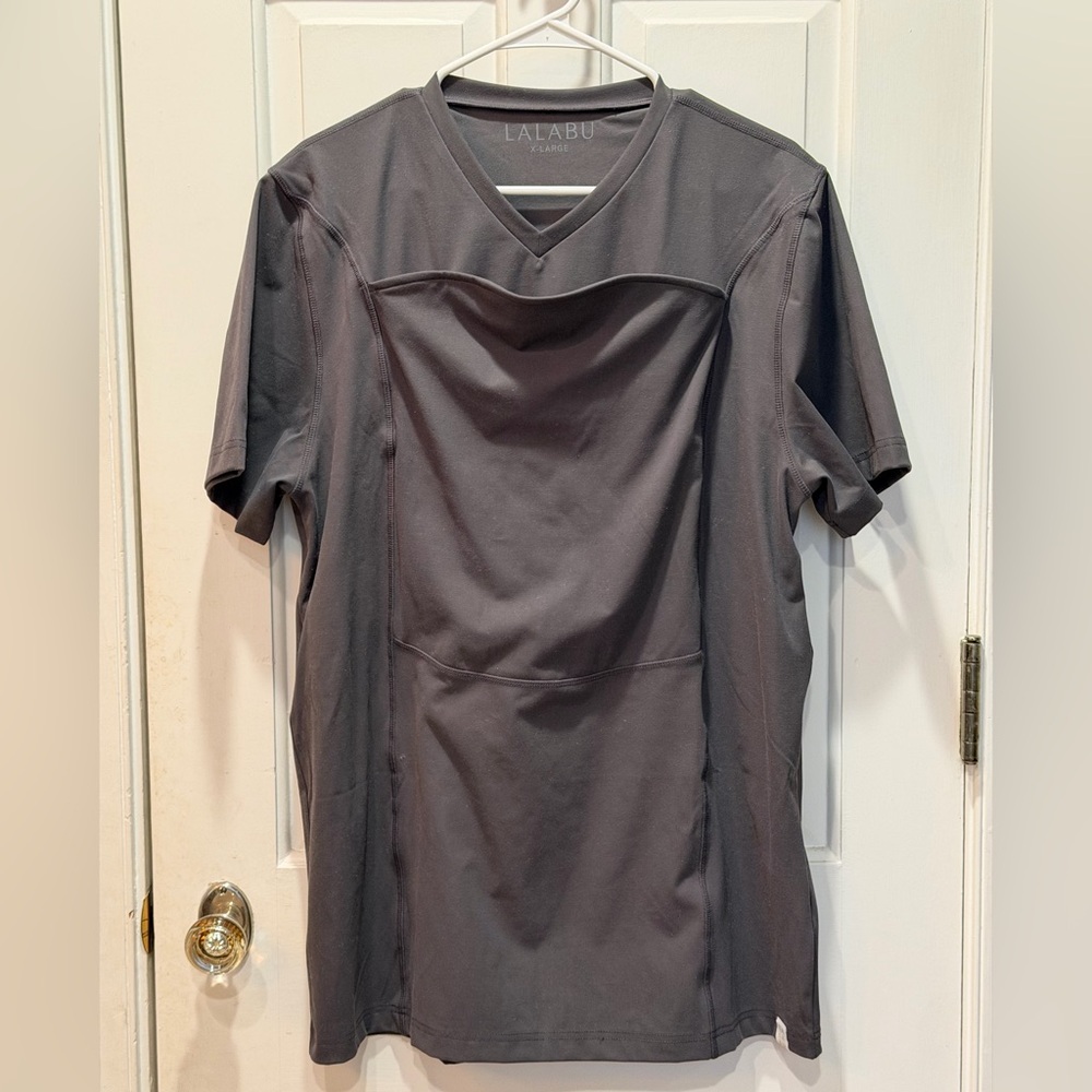Lalabu Men's Short Sleeve V-Neck Kangaroo Pocket Shirt in Charcoal Gray